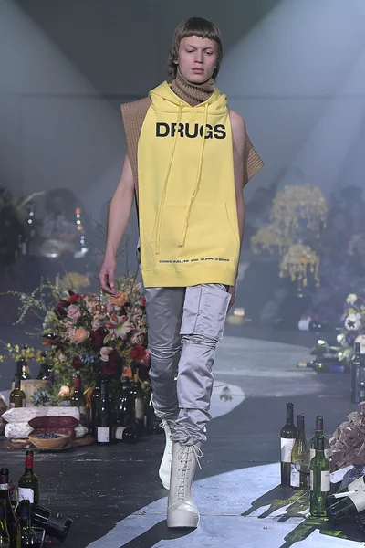 Look 34